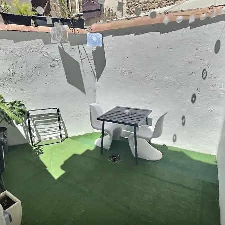 Holiday home Maison Entiere, 2 Chambres Avec Parking Prive Gratuit
